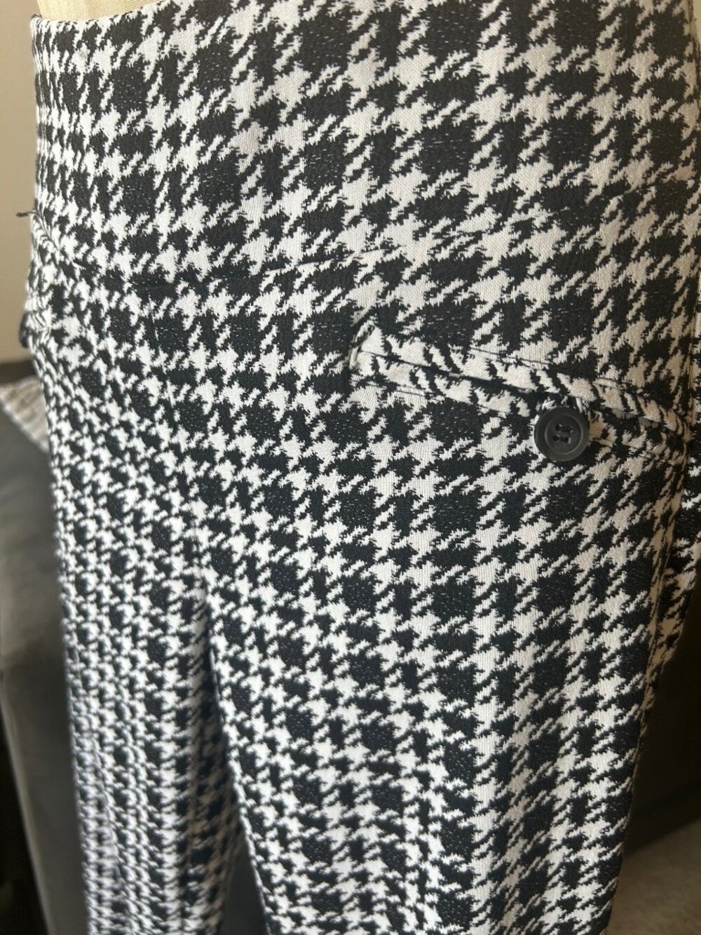 SOHO APPAREL Plaid Black White High Rise Stretch Knit Pull On Pant Size S EUC - Picture 4 of 7